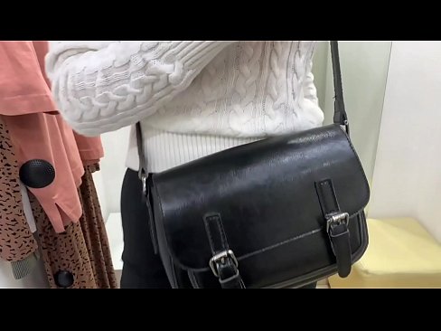 ❤️ Јавна мастурбација младе кучке ФералБерри са дилдом у соби за мерење ❤ Порно видео ат порн sr.yespornpics-com.ru ❌❤